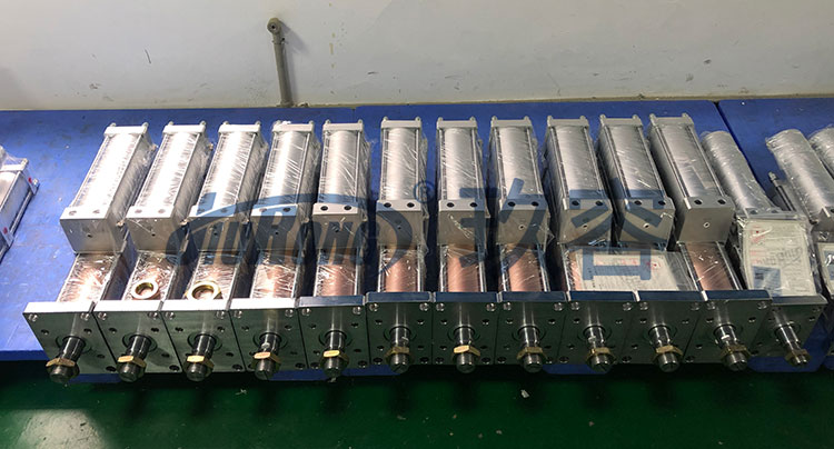 標準型氣液增壓缸產(chǎn)品批量圖