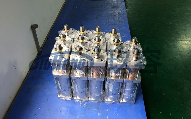 復合式氣液增壓缸產(chǎn)品批量圖